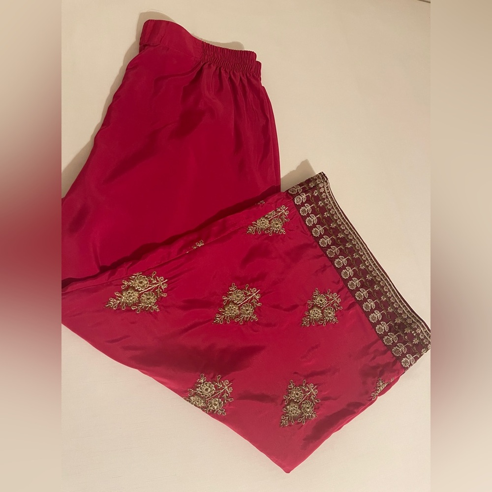 Red Raspberry Embroidered Wide-Leg Pants - Picture 4 of 6